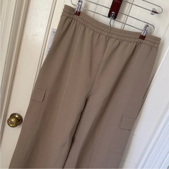 NWT Athleta Wide Leg Cargo Pull-On Pants in Khaki medium TALL - Picture 6 of 6